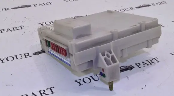 Lexus GS 300 350 430 450H Fuse module 8267030250