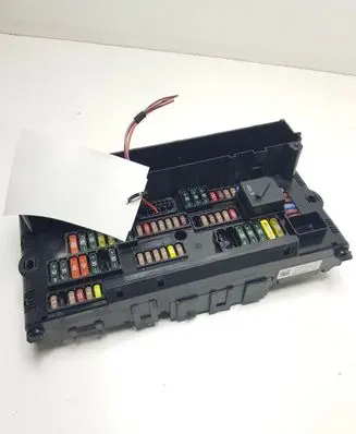 BMW 5 F10 F11 Fuse module 921086101