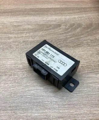 Audi A4 S4 B5 8D Alarm control unit/module 4B0951173