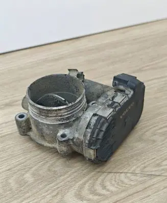 Volvo V70 Throttle valve 8692720 0281002701