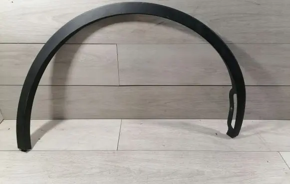 Tesla Model Y Front arch trim 165869200A