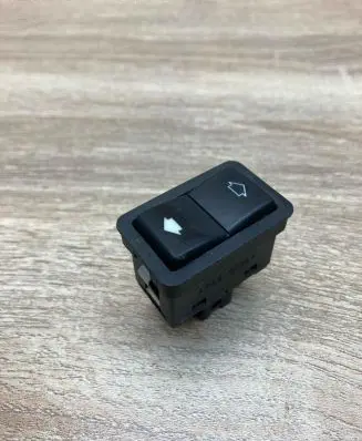 BMW 7 E38 Electric window control switch 8352148