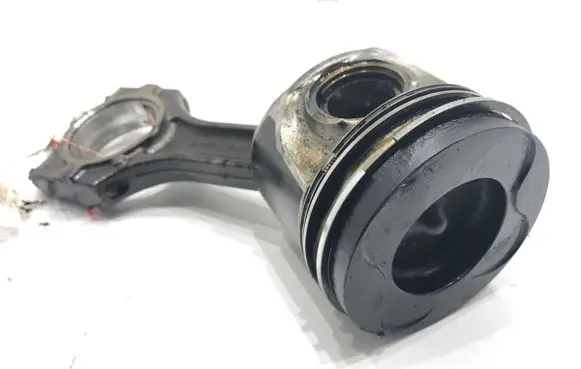 BMW X3 E83 Piston with connecting rod M57D30