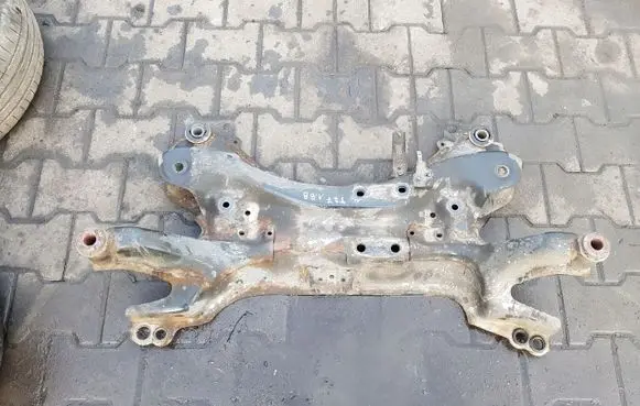Toyota Avensis T270 Front subframe