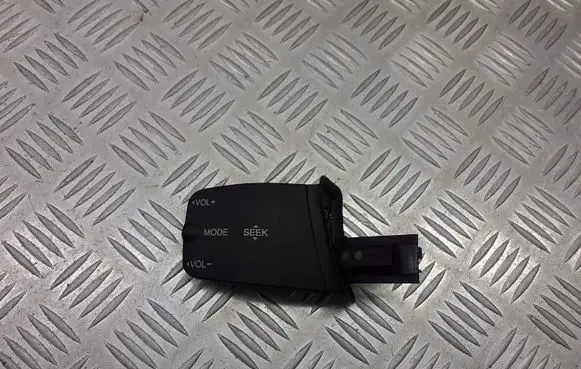 Ford Focus Multifunctional control switch/knob 3M5T-14K147-AD