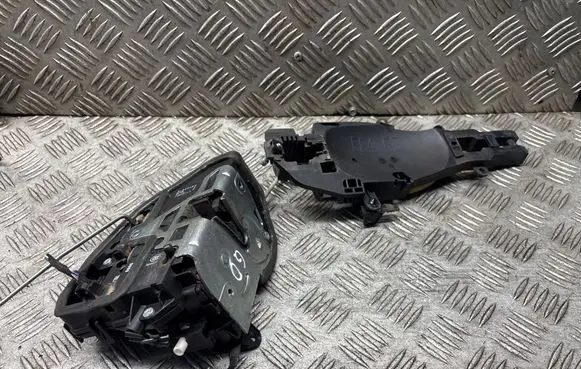 BMW X1 E84 Rear door lock 7060296