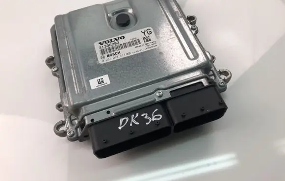 Volvo V40 Engine control unit/module 31336983