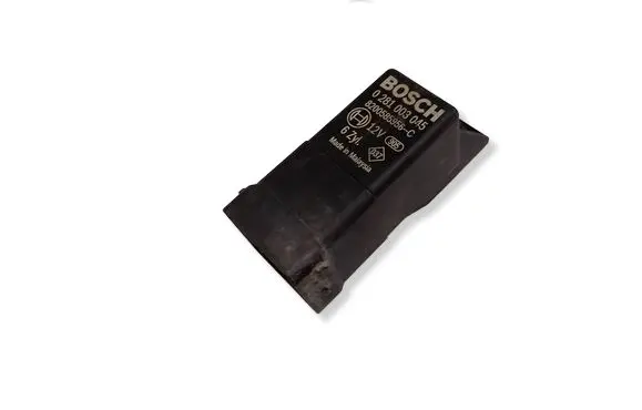 Nissan Pathfinder R51 Glow plug pre-heat relay 0281003045