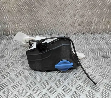 Windshield washer fluid reservoir/tank