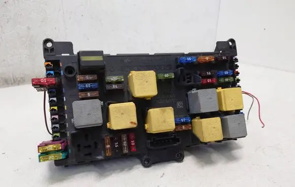 Mercedes-Benz Vito Viano W639 SAM control unit A6399005300 A6395450801 6399005300