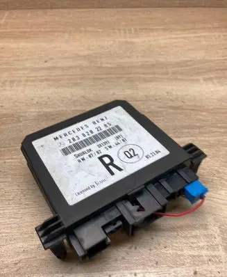 Mercedes-Benz C W203 Door control unit/module 2038202285