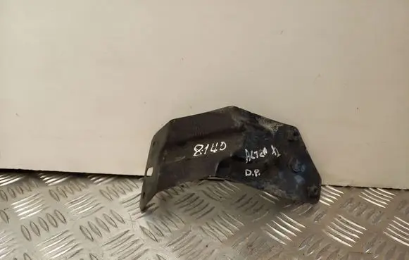 Fender mounting bracket
