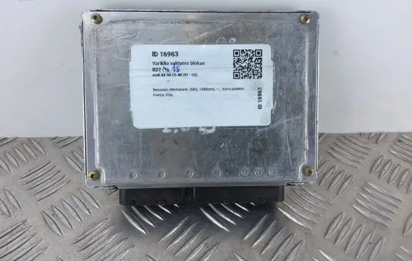 Audi A6 S6 C5 4B Engine control unit/module 8E0909557 0261207285