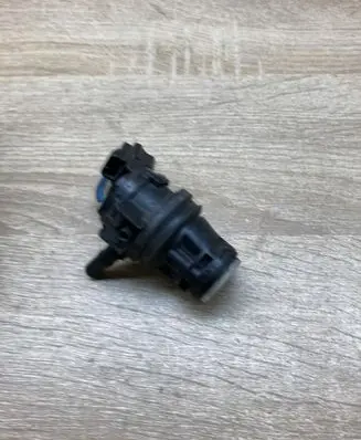 Toyota RAV 4 (XA20) Windscreen/windshield washer pump 8533060190 0602104541