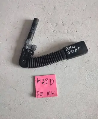 BMW 3 E46 Front seatbelt buckle 8257788