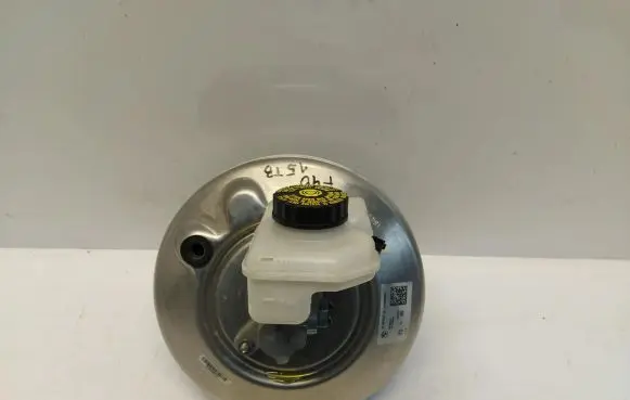 BMW 1 F40 Brake booster 6872071