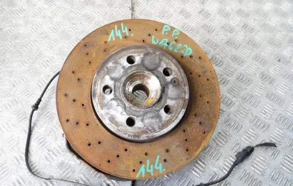 Mercedes-Benz A W176 Front wheel hub spindle knuckle