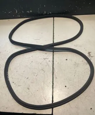 Opel Zafira C Trunk rubber seal (body)
