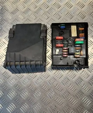 Volkswagen Golf Plus Fuse module 1K0937125D 017183073