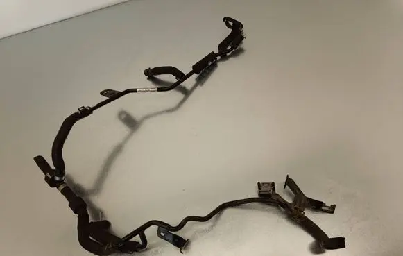 Engine coolant pipe/hose