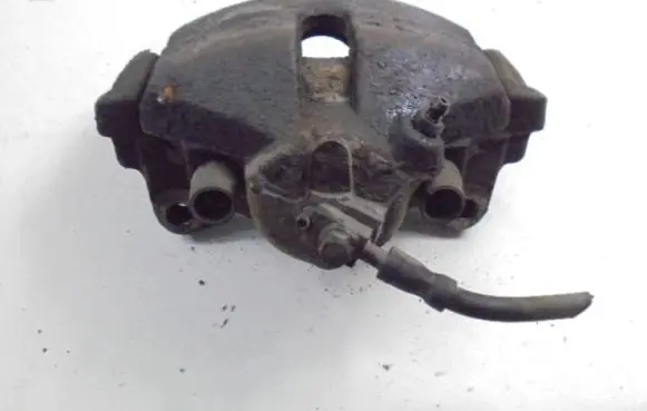 Volkswagen Touran I Front brake caliper