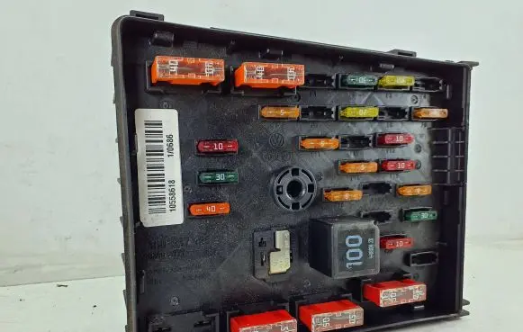 Volkswagen PASSAT B6 Fuse box set 3C0937125