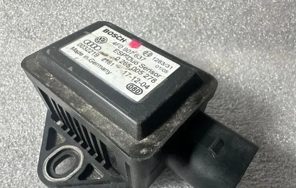 Audi A4 S4 B7 8E 8H ESP acceleration yaw rate sensor 4F0907637