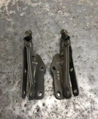 Volkswagen Multivan T5 Engine bonnet/hood hinges 7H0823301D 7H0823302D