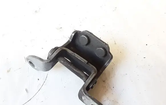 Infiniti QX56 Rear door upper hinge NOCODE