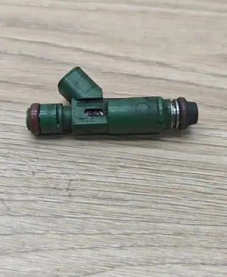 Volvo V70 Fuel injector 9470229