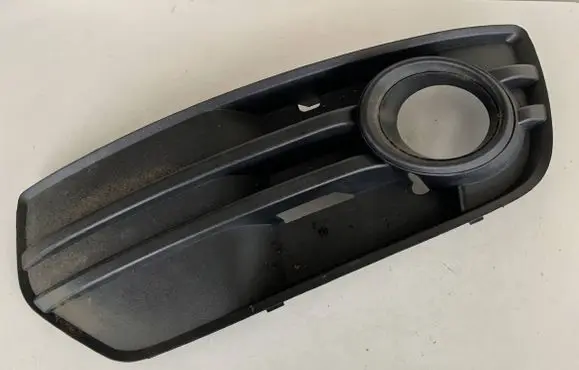Audi Q5 SQ5 Front fog light trim/grill 8R0807681A