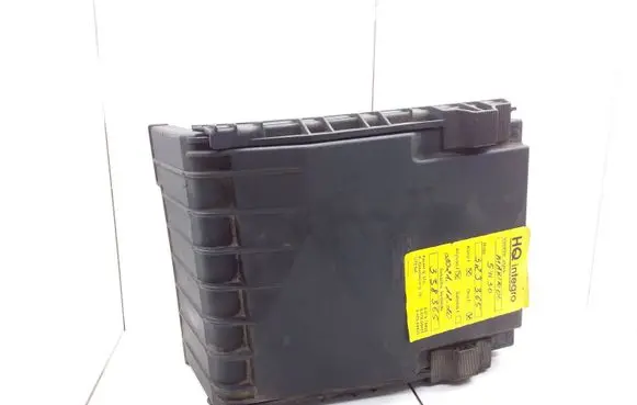 Volkswagen PASSAT B6 Fuse box cover 1K0937132F 017180061