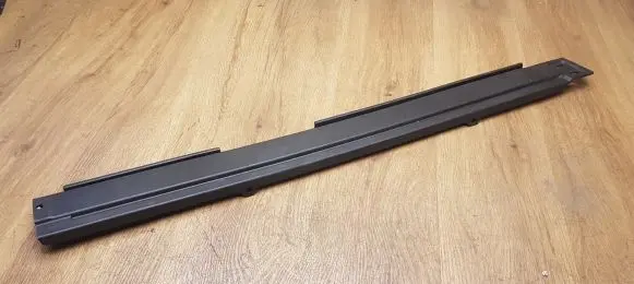 Trunk/boot lower side trim panel