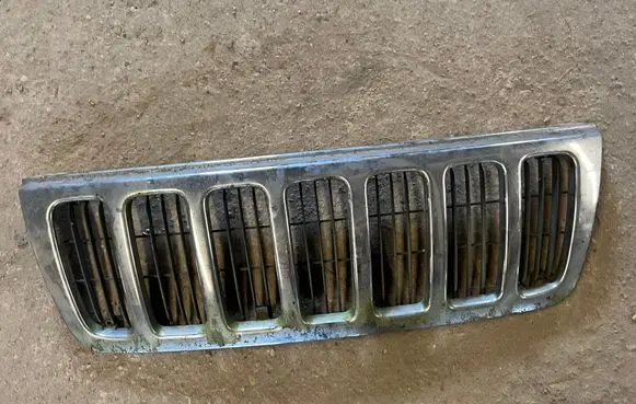 Jeep Grand Cherokee (WJ) Front bumper upper radiator grill 801600002