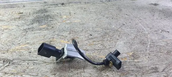 BMW 3 E90 E91 Crankshaft position sensor 0261002477