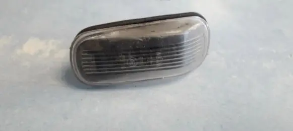 Saab 9-5 Front fender indicator light e17649