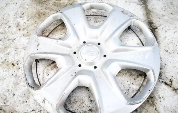 Ford Fiesta R15 wheel hub/cap/trim 8v211130ha 8v21-1130-ha