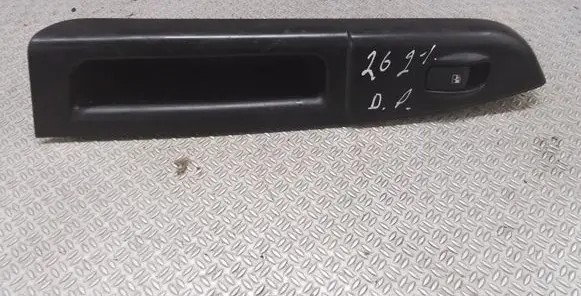 Hyundai Getz Electric window control switch 935801C000