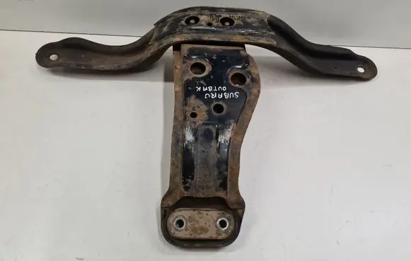 Subaru Outback Gearbox mounting bracket