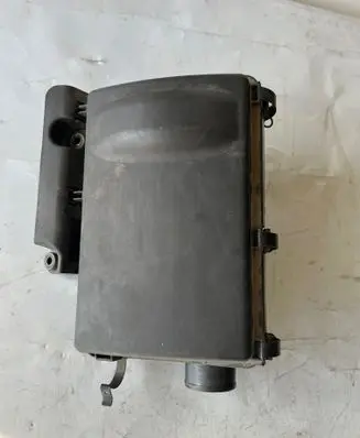 Toyota Prius (NHW20) Air filter box 1001406970