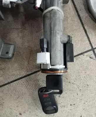 Nissan Primera Ignition lock