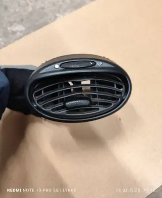 Ford Focus Dash center air vent grill 98AB19893AKW D1B1AR66ZA