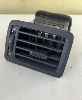 Hyundai Tucson JM Dashboard side air vent grill/cover trim U025293800 U02529380 025293800