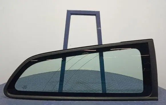 Volvo C30 Rear side window