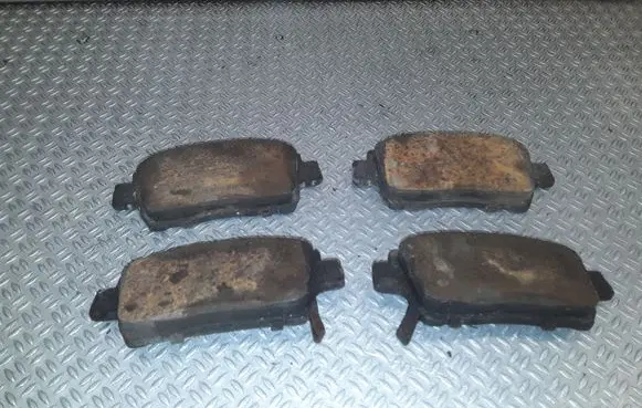 Toyota Prius (XW20) Brake pads (front) 