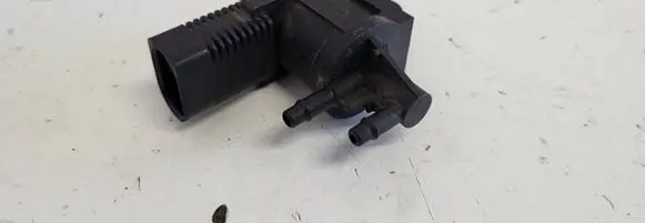 Audi A3 S3 8L Turbo solenoid valve 1J0906283C