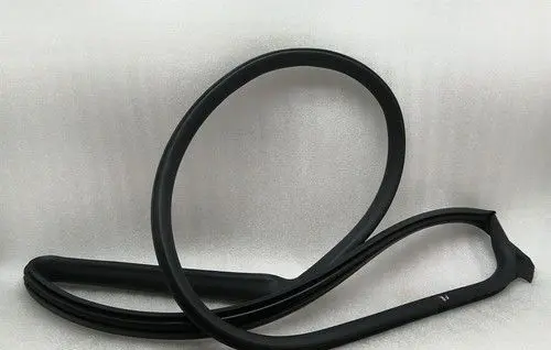 Maserati GranTurismo Rubber seal front coupe door window 670030422