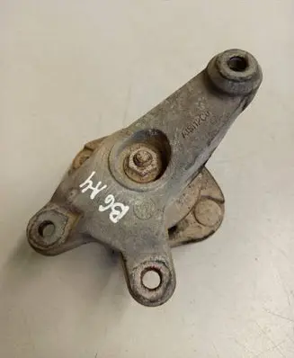 Audi A4 S4 B6 8E 8H Gearbox mounting bracket