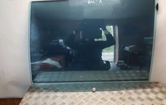 Lancia Zeta Sliding door window/glass 