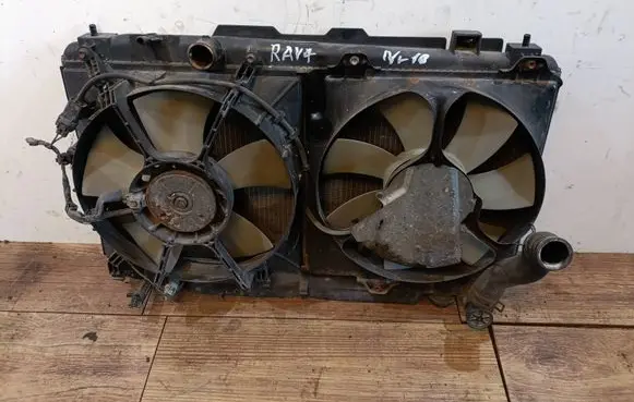 Toyota RAV 4 (XA20) Coolant radiator 2706780